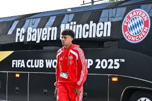 记者：19岁拜仁左后卫阿兹努未来几小时内与赫塔菲签约