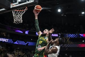 相当高效！瓦兰丘纳斯13分钟9中8&三分4中3砍19分 另有5板1助1帽